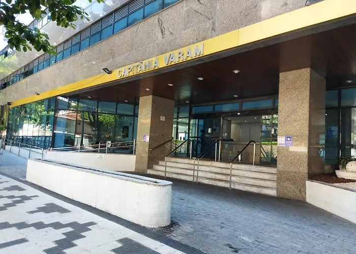 Flat Pitangueira com Piscina-Capitânia Varan Guarujá